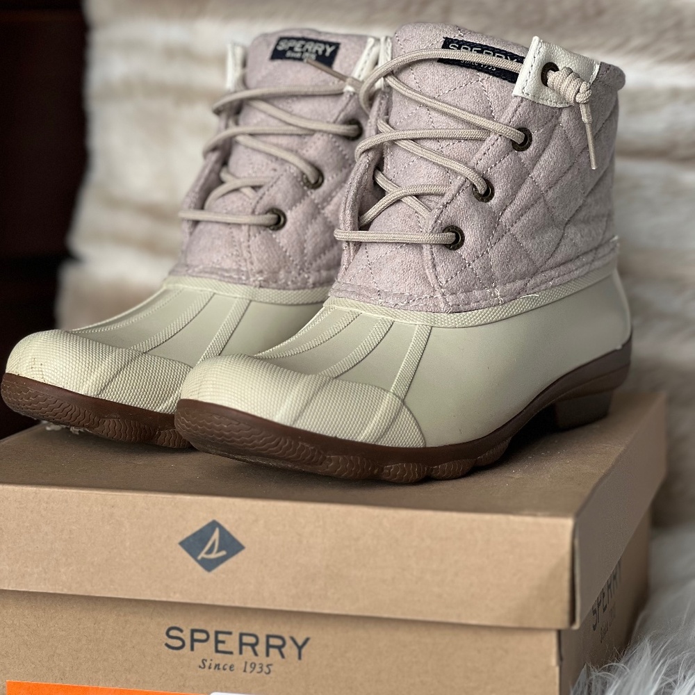Sperry Women's Syren Gulf Wool Quilt Boot W/ Memory Foam Oat Size 6.5M or 7-7.5